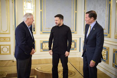 tagreuters.com2025binary_LYNXNPEL4T10S-VIEWIMAGE