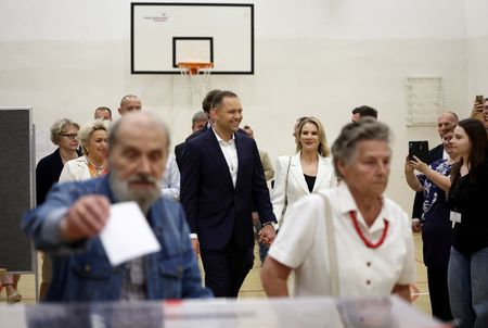 tagreuters.com2025binary_LYNXNPEL500GF-VIEWIMAGE