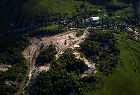 tagreuters.com2025binary_LYNXNPEL5208H-VIEWIMAGE