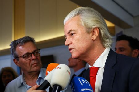 tagreuters.com2025binary_LYNXNPEL520LW-VIEWIMAGE