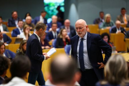 tagreuters.com2025binary_LYNXNPEL520OX-VIEWIMAGE