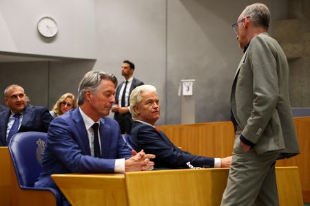 tagreuters.com2025binary_LYNXNPEL520OY-VIEWIMAGE