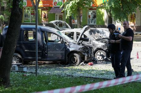 tagreuters.com2025binary_LYNXNPEL5303I-VIEWIMAGE