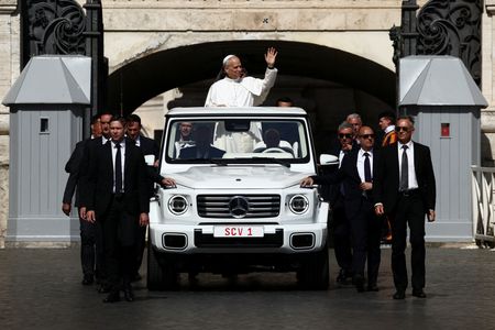 tagreuters.com2025binary_LYNXNPEL530BP-VIEWIMAGE