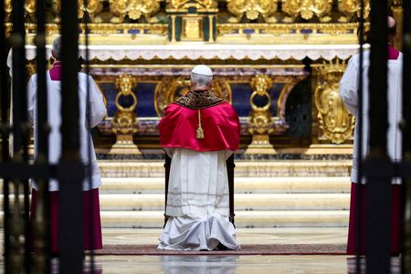 tagreuters.com2025binary_LYNXNPEL530EB-VIEWIMAGE