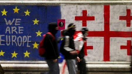 tagreuters.com2025binary_LYNXNPEL530ML-VIEWIMAGE