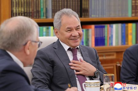 tagreuters.com2025binary_LYNXNPEL5403D-VIEWIMAGE