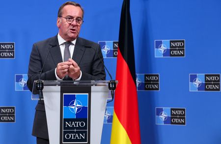 tagreuters.com2025binary_LYNXNPEL540AK-VIEWIMAGE