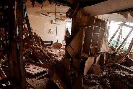 tagreuters.com2025binary_LYNXNPEL55067-VIEWIMAGE