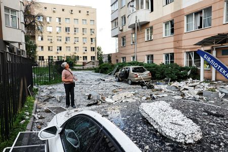 tagreuters.com2025binary_LYNXNPEL550K5-VIEWIMAGE