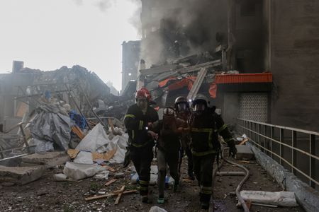 tagreuters.com2025binary_LYNXNPEL56027-VIEWIMAGE