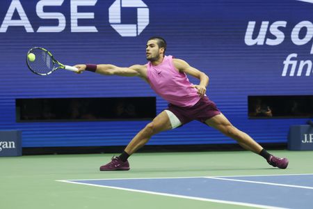 tagreuters.com2025binary_LYNXNPEL860F2-VIEWIMAGE