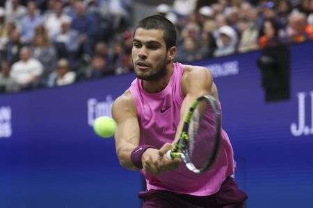 tagreuters.com2025binary_LYNXNPEL860F3-VIEWIMAGE