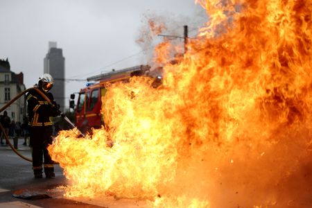 tagreuters.com2025binary_LYNXNPEL890WS-VIEWIMAGE