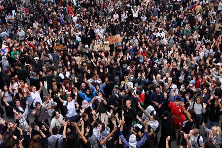 tagreuters.com2025binary_LYNXNPEL890X3-VIEWIMAGE