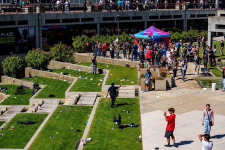 tagreuters.com2025binary_LYNXNPEL890ZG-VIEWIMAGE