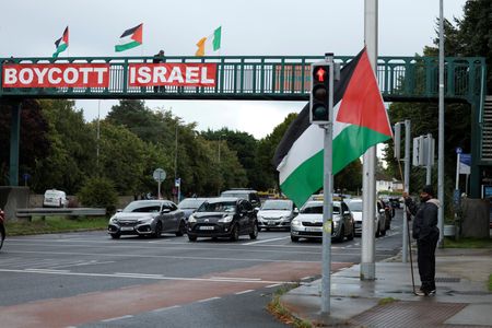 tagreuters.com2025binary_LYNXNPEL8B027-VIEWIMAGE