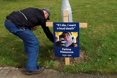 tagreuters.com2025binary_LYNXNPEL8B029-VIEWIMAGE