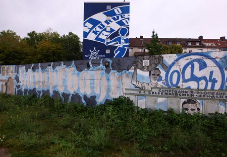 tagreuters.com2025binary_LYNXNPEL8B069-VIEWIMAGE