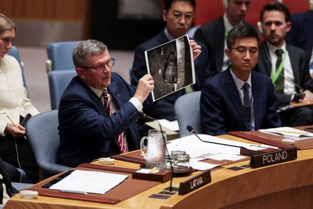 tagreuters.com2025binary_LYNXNPEL8B0ZI-VIEWIMAGE