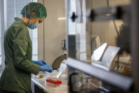 tagreuters.com2025binary_LYNXNPEL8F07H-VIEWIMAGE