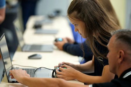 tagreuters.com2025binary_LYNXNPEL8F0V1-VIEWIMAGE