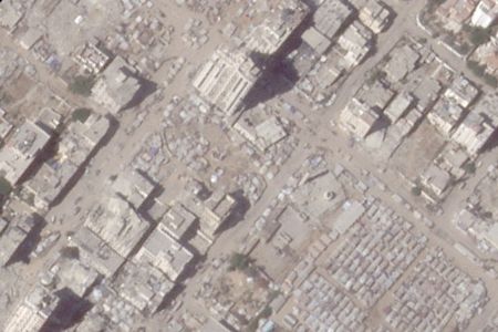 tagreuters.com2025binary_LYNXNPEL8J041-VIEWIMAGE