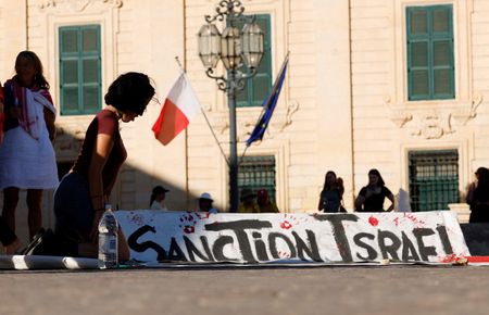 tagreuters.com2025binary_LYNXNPEL8L0AO-VIEWIMAGE