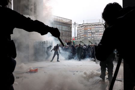 tagreuters.com2025binary_LYNXNPEL8L0IX-VIEWIMAGE