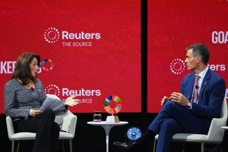 tagreuters.com2025binary_LYNXNPEL8M00D-VIEWIMAGE