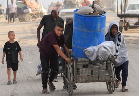 tagreuters.com2025binary_LYNXNPEL8N06Y-VIEWIMAGE