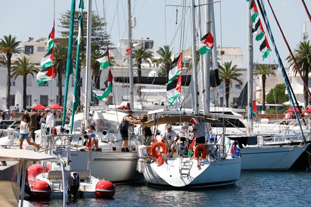 tagreuters.com2025binary_LYNXNPEL8N10S-VIEWIMAGE