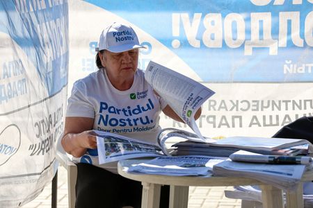 tagreuters.com2025binary_LYNXNPEL8O09W-VIEWIMAGE