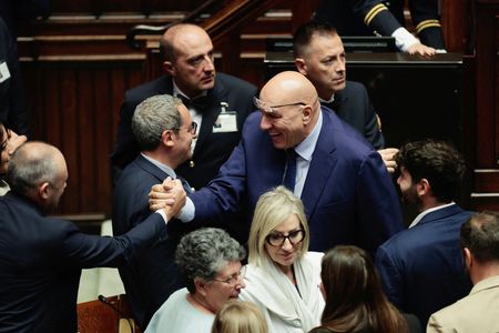 tagreuters.com2025binary_LYNXNPEL8O0E9-VIEWIMAGE