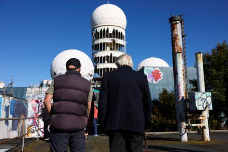 tagreuters.com2025binary_LYNXNPEL8O0T8-VIEWIMAGE