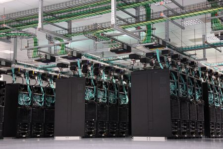 tagreuters.com2025binary_LYNXNPEL901RU-VIEWIMAGE