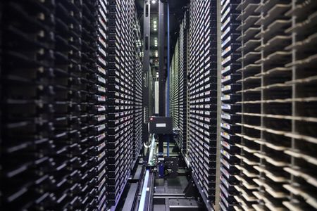 tagreuters.com2025binary_LYNXNPEL901RV-VIEWIMAGE