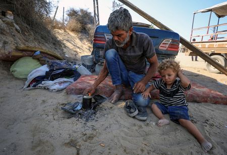 tagreuters.com2025binary_LYNXNPEL91083-VIEWIMAGE