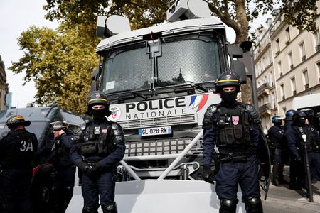 tagreuters.com2025binary_LYNXNPEL910L3-VIEWIMAGE