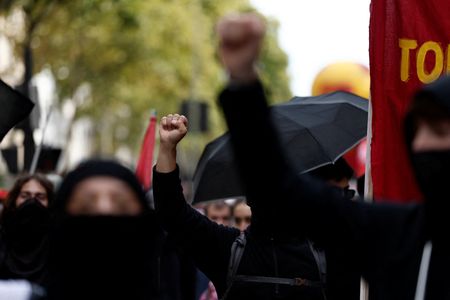 tagreuters.com2025binary_LYNXNPEL910L4-VIEWIMAGE