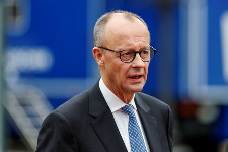 tagreuters.com2025binary_LYNXNPEL920G4-VIEWIMAGE