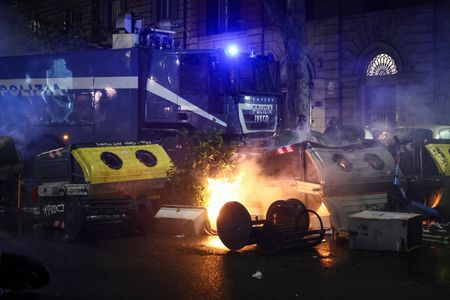 tagreuters.com2025binary_LYNXNPEL930EQ-VIEWIMAGE