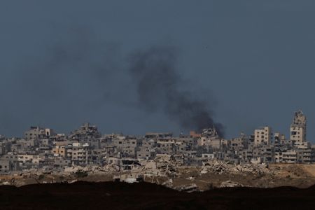 tagreuters.com2025binary_LYNXNPEL9402H-VIEWIMAGE