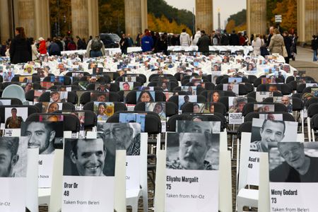 tagreuters.com2025binary_LYNXNPEL960A5-VIEWIMAGE