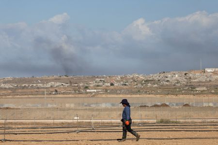 tagreuters.com2025binary_LYNXNPEL960AZ-VIEWIMAGE