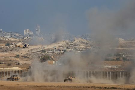 tagreuters.com2025binary_LYNXNPEL960B3-VIEWIMAGE