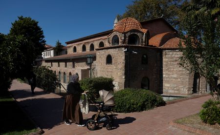 tagreuters.com2025binary_LYNXNPEL960EB-VIEWIMAGE