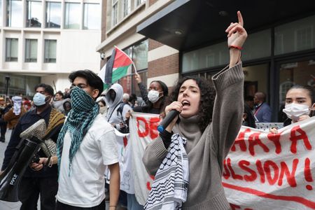 tagreuters.com2025binary_LYNXNPEL960KJ-VIEWIMAGE