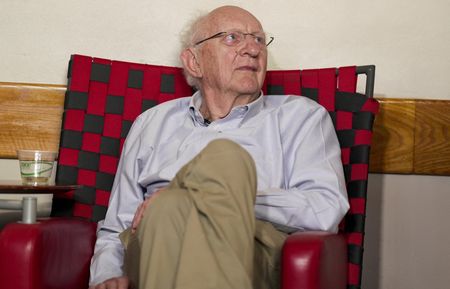 tagreuters.com2025binary_LYNXNPEL97002-VIEWIMAGE