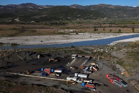 tagreuters.com2025binary_LYNXNPEL970CB-VIEWIMAGE